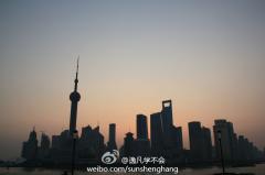 我在这里：上海的第一……