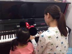 现在女孩子学钢琴好还……