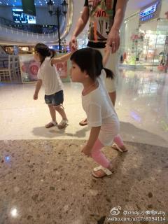 我想问二岁的宝宝香港……